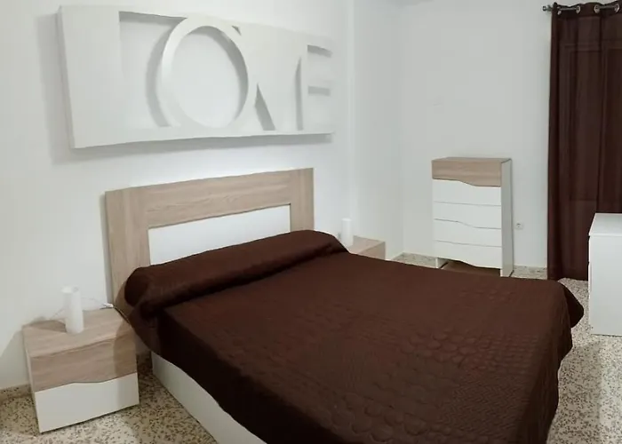 Águila apartamento con vistas al jardin